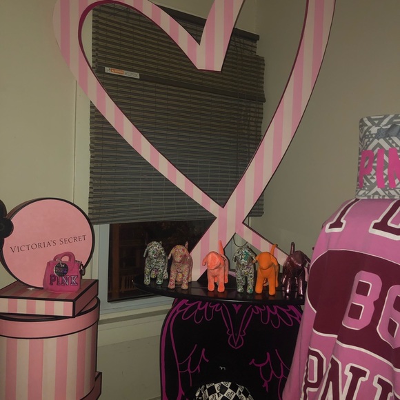 Victoria Secret Display - Picture 4 of 7